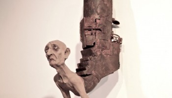 "El equilibrista", escultura, resina e-poxi y metal (VENDIDO)